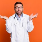 Qual Médico Trata Vícios